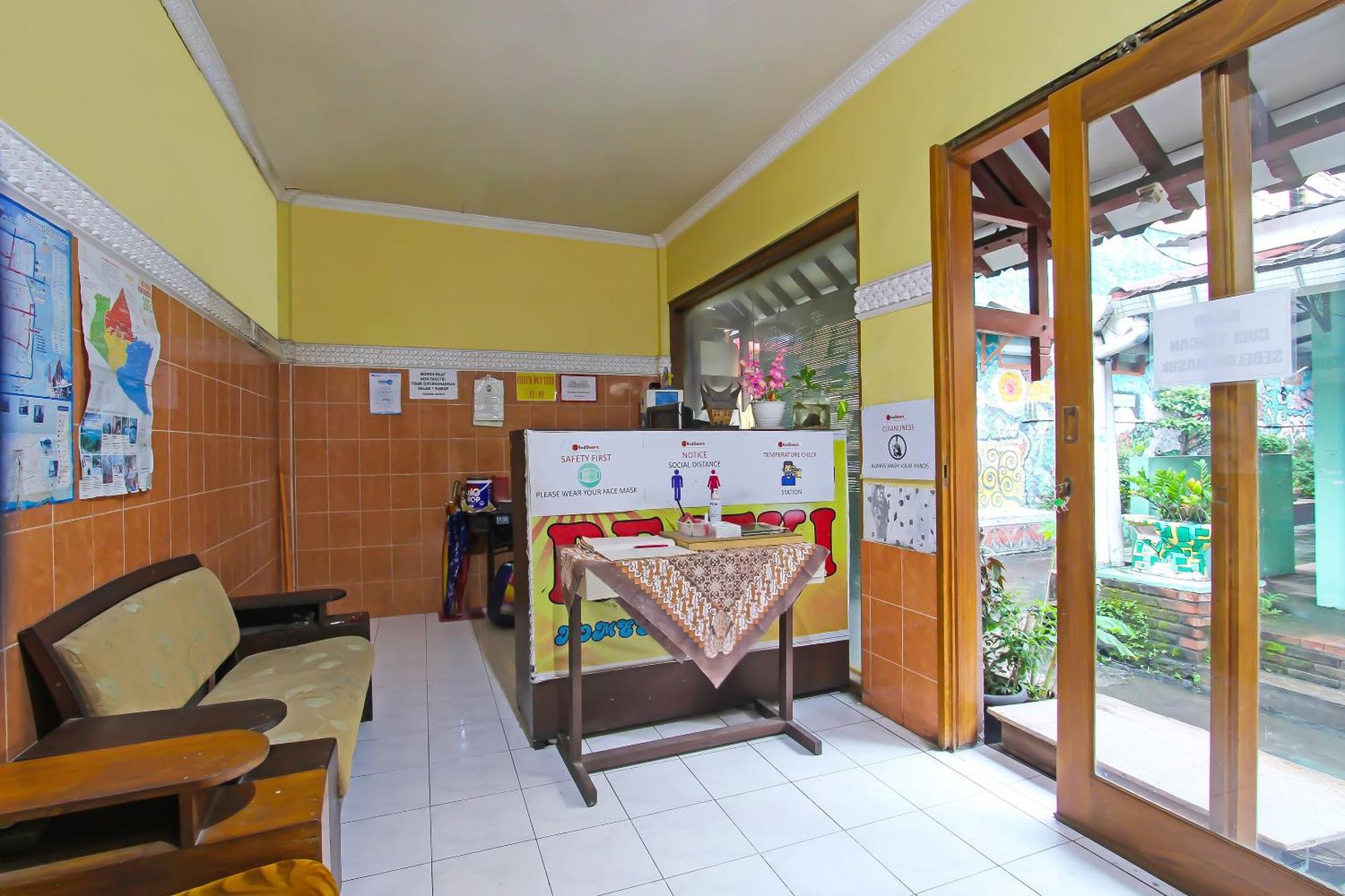Spot On 91911 Rejeki Homestay Syariah Malioboro Yogyakarta Exterior foto